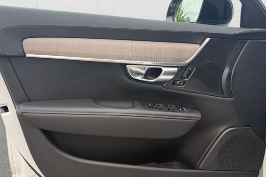 Volvo V90 T6 AWD Plug-In Hybrid Plus Dark