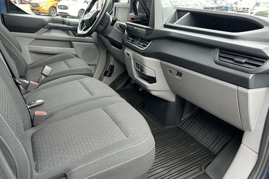 Ford Transit Custom 320 L2H1 Trend A8