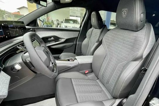 Peugeot 5008 GT 1.2 PureTech mHEV S&S e-DCS6