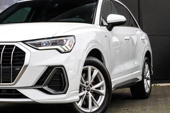 Audi Q3 35 TFSI S line