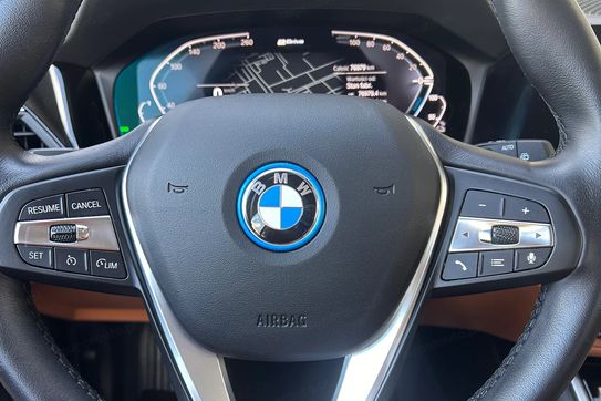 BMW Seria 3 330e PHEV M Sport sport-aut