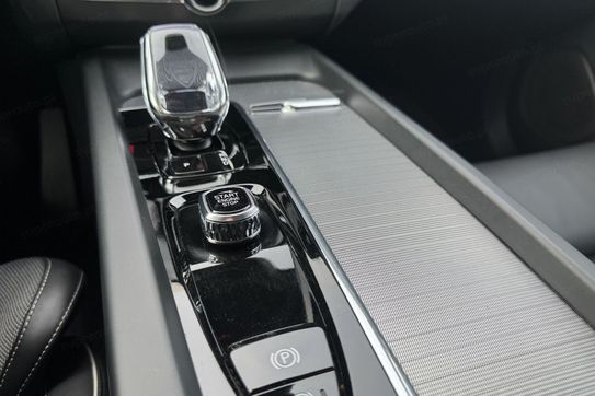 Volvo XC60 B4 B Plus Dark aut