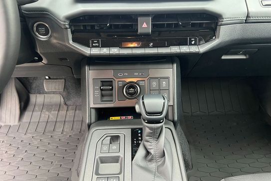 Toyota HiLux mHEV Double Cab Active 4x4 aut