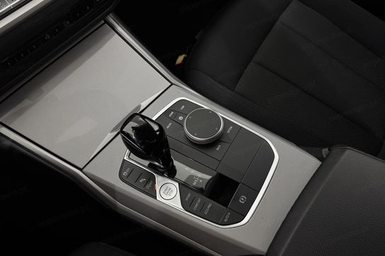 BMW Seria 3 318i Advantage