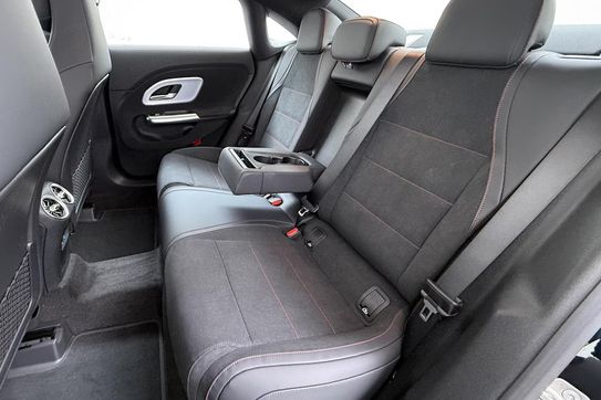 Mercedes CLA 200  4-Matic AMG Line