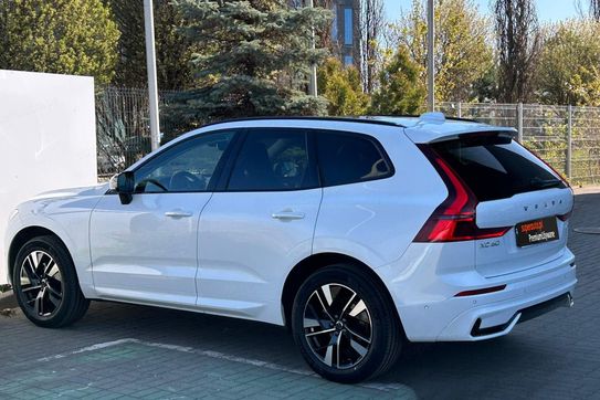 Volvo XC60 B5 B AWD Plus Dark aut