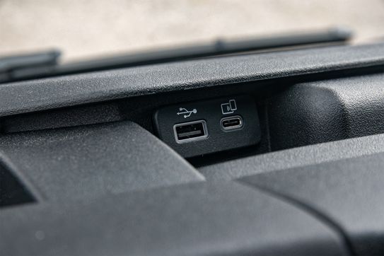 Iveco Daily 35S18 Kontener 8EP + Winda