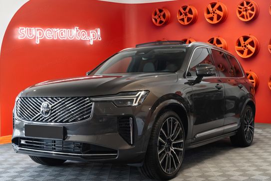 Volvo XC90 B5 AWD Ultra Bright