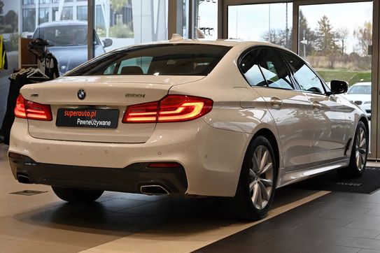 BMW Seria 5 530i xDrive M Sport sport-aut