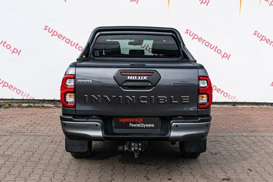 Toyota HiLux Double Cab Invincible 4x4  AT