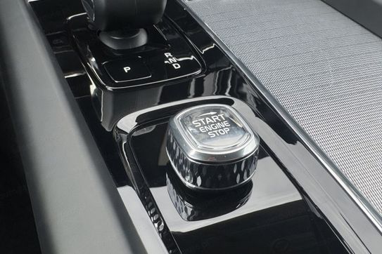 Volvo XC60 B5 B AWD Plus Dark aut