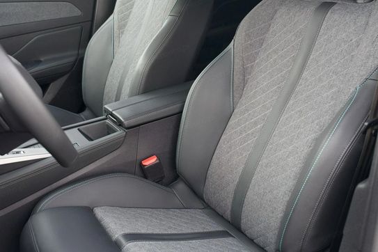 Peugeot 408 1.2 PureTech Allure S&S EAT8