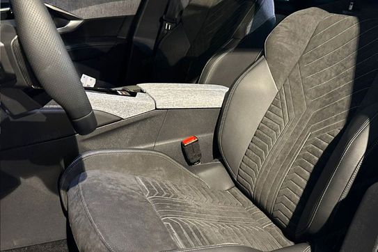 Peugeot 3008 GT Plug-in HYBRID e-DCS7 1.6 PHEV