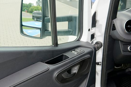 Mercedes Sprinter 517 CDI PRO Długi 9G-Tronic Kontener