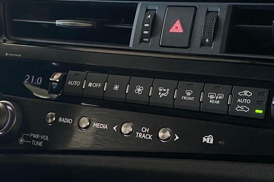Lexus ES 300h Business Edition