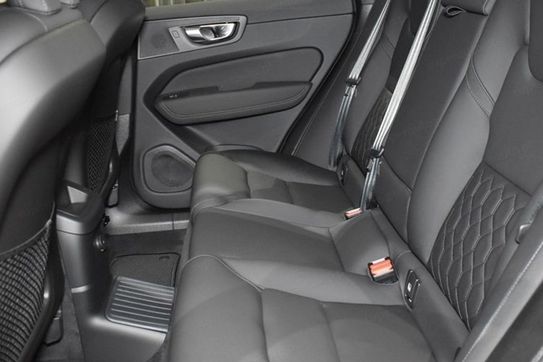 Volvo XC60 B5 AWD Plus Dark