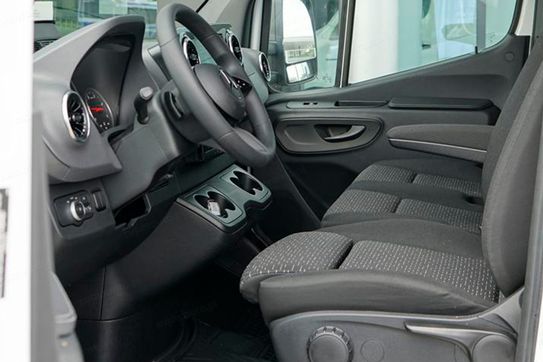 Mercedes Sprinter 517 CDI PRO Długi 9G-Tronic Kontener