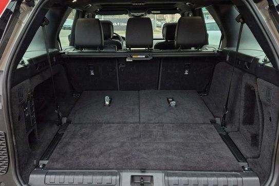 Land Rover Discovery P300 Dynamic SE