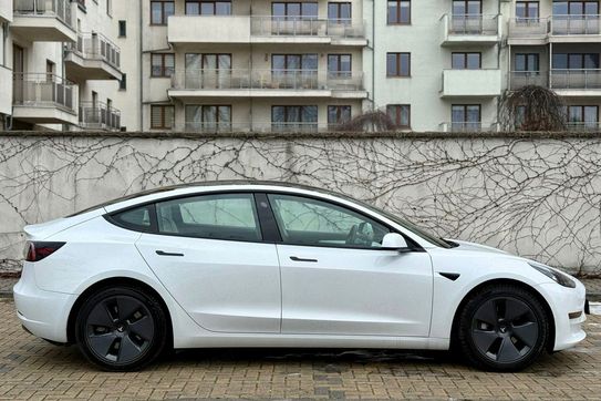 Tesla Model 3 RWD
