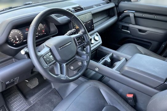 Land Rover Defender 110 3.0 D250 mHEV HSE