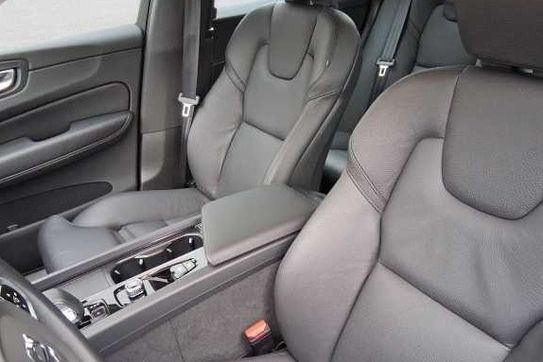 Volvo XC60 B5 B AWD Plus Dark