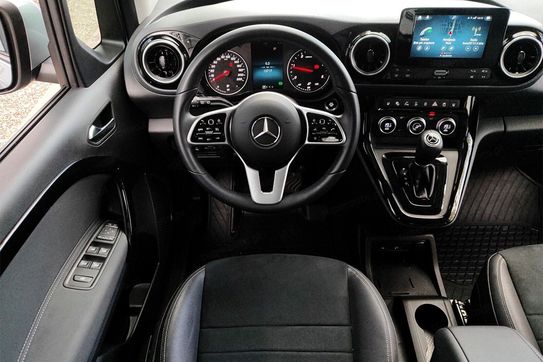 Mercedes T klasa T180d AT