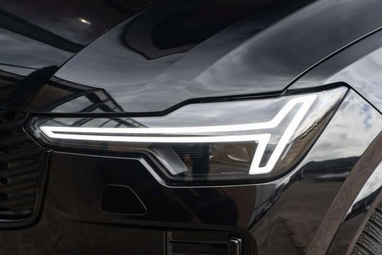 Volvo XC90 B5 AWD Ultra Dark