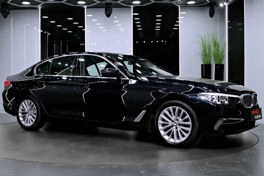 BMW Seria 5 530e xDrive Luxury Line