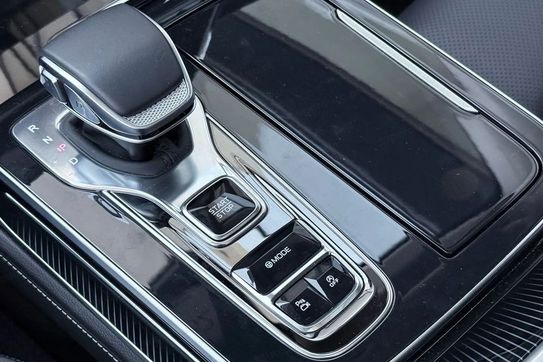 Hongqi H9 2.0T Deluxe