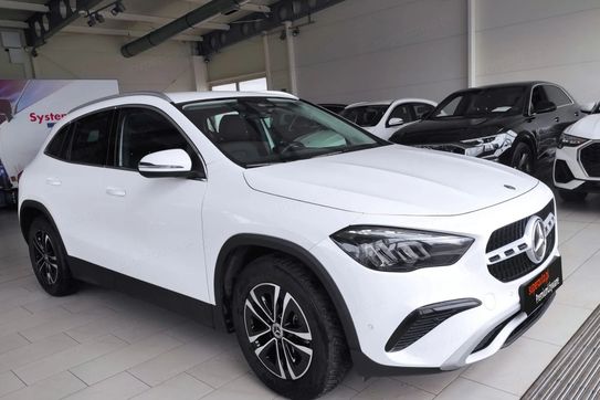 Mercedes GLA 200 Progressive 7G-DCT
