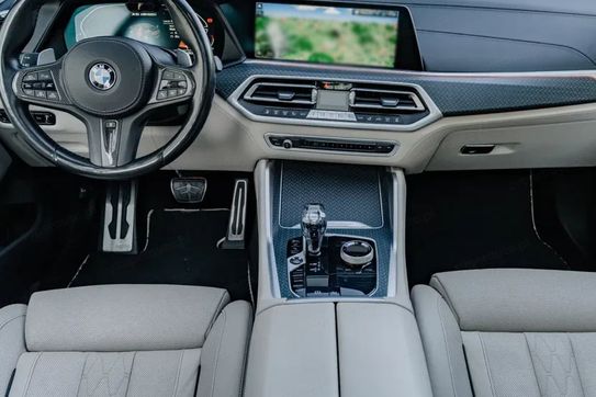 BMW X6 M50i
