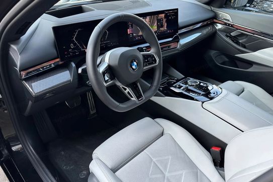 BMW Seria 5 Touring 520d xDrive M Sport