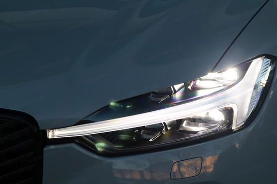 Volvo XC60 B5 B AWD Ultra Dark