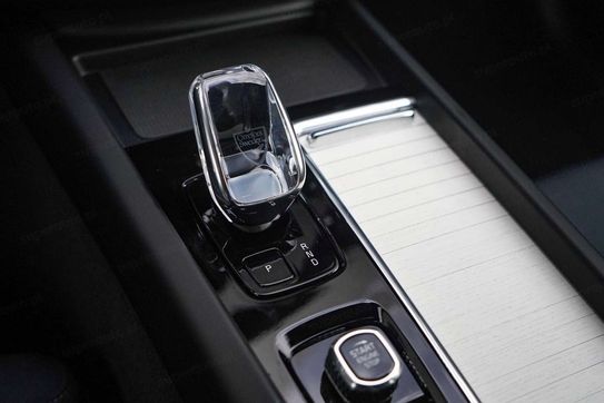 Volvo XC60 T6 Plug-In Hybrid AWD Ultra Dark