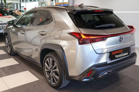 Lexus UX 300h F Sport Design