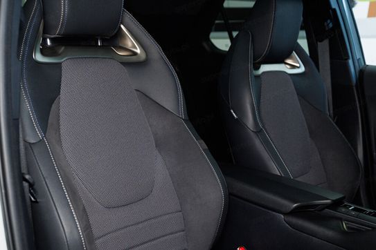 Toyota C-HR 2.0 PHEV Dynamic Force Executive