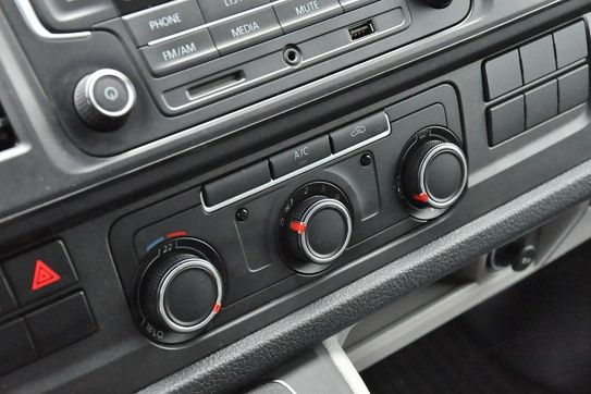 Volkswagen Transporter TDI L2H1