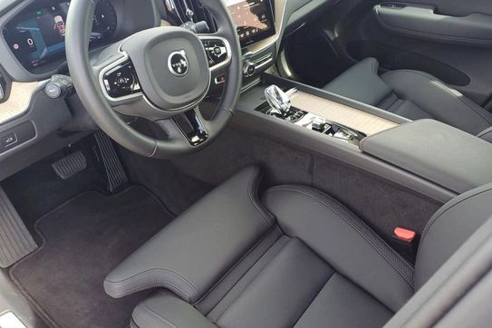 Volvo XC60 B5 B AWD Plus Dark