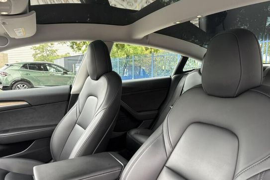 Tesla Model 3 RWD