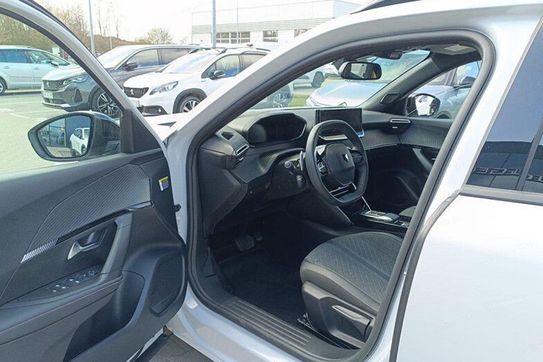 Peugeot 2008 1.2 Puretech Allure S&S EAT8