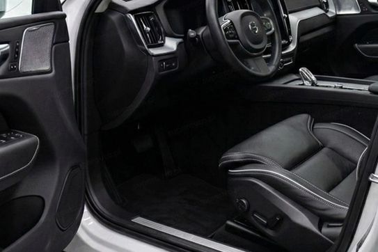 Volvo XC60 T8 Plug-In Hybrid AWD Inscription Expression