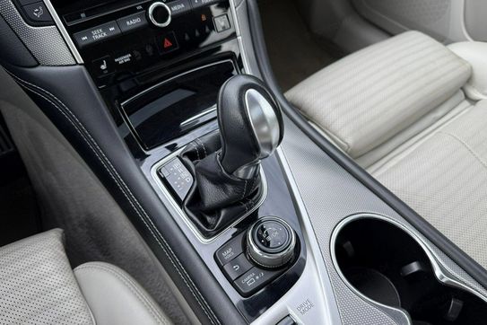 Infiniti Q50 Hybrid AWD