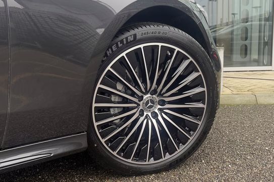 Mercedes Klasa E 200  4-Matic AMG