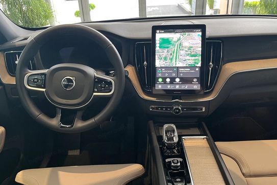 Volvo XC60 B5 B AWD Plus Dark