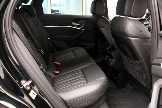 Audi Q8 Sportback quattro