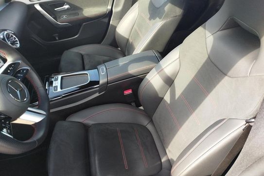 Mercedes CLA 200 AMG Line 7G-DCT