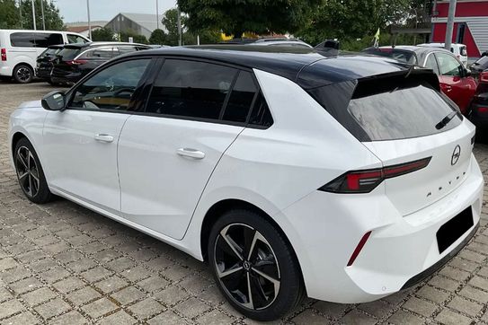 Opel Astra GS  1.2 Turbo AT8