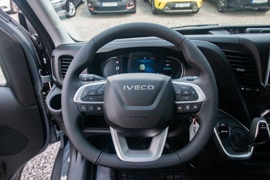 Iveco Daily 50C18HA8Z Kontener z Agregatem  + Winda