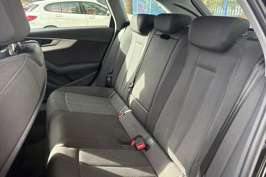 Audi A4 40 TFSI S tronic
