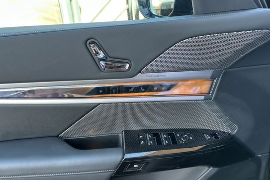 BMW Seria 7 750e xDrive M Sport